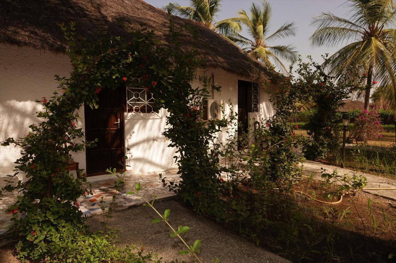 Hôtel Katakalousse Yembakana Extérieur photo